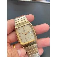 ราคา Casio QUARTZ สี่เหลี่ยม สีทอง ของแท้ มือสอง (28438332700)