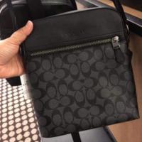 ราคา (ผ่อน 0%) ของแท้‼ พร้อมส่งในไทย! Coach Men Houston Bag กระเป๋าทรงสี่เหลี่ยม รุ่นยอดฮิตของหนุ่มๆ (980181833)