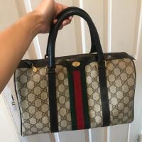 ราคา ลดรับปีใหม่ 4900 เท่านั้น!Gucci Vintage แท้! ทรงหมอน (1707164221)