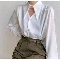 ราคา เสื้อแขนยาวสีขาวผ้าซาตินกระดุมมุกทอง (28953185537)