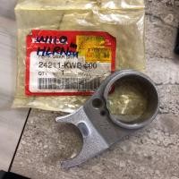 ราคา คันเกียร์ส้อม(กระปุกเกียร์) Honda wave110 KWB (56804657953)