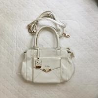 ราคา กระเป๋าหนังสีขาวสะพาย+ถือได้แต่งดอกไม้สวย lizlisa coquette dollette himekaji (24646394597)