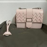 ราคา charles&keith สพายข้างสีชมพูอ่อน (16289911514)