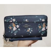 ราคา Coach​ wristlet​ wallet​ zip​ around (6726497702)