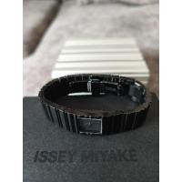 ราคา Used Issey Miyake : V Collection ของแท้ สภาพดีมาก (21288453047)
