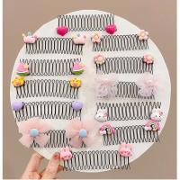 ราคา พร้อมส่ง B090 หวีผมเด็ก หวีเก็บผมเรียบ หวีจัดทรง สิ่งประดิษฐ์ ดึงหวี กิ๊บติดผม กิ๊บติดผมเด็กผู้หญิง หวีติดผม (42658143144)
