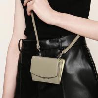 ราคา ส่งต่อ กระเป๋า CHARLES & KEITH mini short wallet สี grey ส่งฟรี✨ (13691716802)