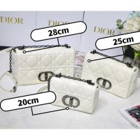 ราคา DIOR กระเป๋า Messenger สไตล์คลาสสิก ตารางหวายขนาดใหญ่ สีขาว แบบ.Car (46354325008)