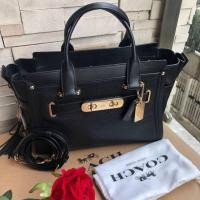 ราคา COACH 34408 SWAGGER PEBBLE LEATHER / COLOR : GOLD /BLACK (4000619316)