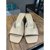 ราคา รองเท้ามือสอง ผู้หญิงสภาพดีมาก ใส่น้อยมาก รองเท้ามือสอง (42900626793)