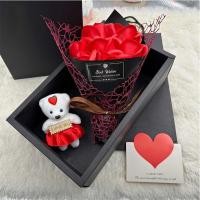ราคา ดอกไม้ประดิษฐ์ กล่องของขวัญช่อกุหลาบสบู่7ดอกตุ๊กตาหมี พร้อมถุงสีดำ มีการ์ดเขียนคำอวยพร ของขวัญให้เพื่อนให้แฟน/วาเลนไทน์ (29560128338)