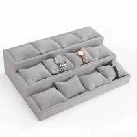 ราคา ชั้นวางนาฬิกา 12 ช่อง 3 ชั้น ที่โชว์นาฬิกาข้อมือ ชั้นวาง โชว์กำไล สร้อยข้อมือ แบบหมอน ผ้ากำมะหยี่ (27174361233)