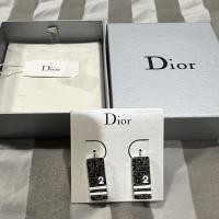 ราคา ต่างหู Dior vintage สภาพดี (22279906732)