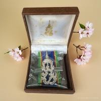 ราคา (( หายาก )) เข็มกลัด..ที่ระลึก เนื้อเงิน สวย เก่าเก็บ พร้อมกล่องเดิม 9 (55355962443)