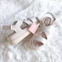 ราคา MARIA PIA รองเท้าแตะเสริมส้น รองเท้าแตะแฟชั่น รุ่น M66-21815 สีครีม ไซส์36 (26325807709)