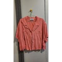 ราคา เสื้อครอปเชิ้ตสีชมพูบานเย็น ผ้าฮาวาย อก 46-48" ความยาว 21" (18485872781)