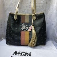 ราคา MCM (Limited Edition) กระเป๋ามือสอง​ของแท้​ 100% (1541607514)