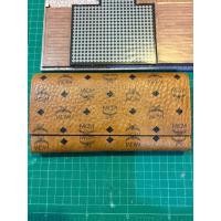ราคา MCM Long Wallet กระเป๋าสตางค์ สภาพใช้งาน ตำหนิไม่หนักไม่มี ไม่มีกล่อง ขอคนรับได้ ของแท้ (45101748928)