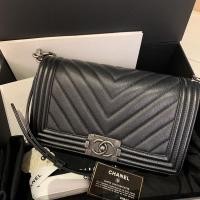 ราคา BU221006274] Chanel / Boy Chevron Caviar RHW (20657966069)