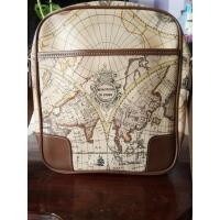 ราคา กระเป๋าลายแผนที่มือสองสภาพใหม่ หนังนิ่ม (6069033147)