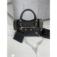 ราคา Use in good condition balenciaga mini city giant ปี 2018 (6339000057)
