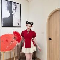 ราคา พร้อมส่ง ( เฉพาะเสื้อ )เสื้อตรุษจีน ผ้าวูลเวฟคอจีนติดกี่เพ้าอกทรงหยดน้ำแขนตุ๊กตาผ่าหน้าแต่งโบว์พร้อมสายผูกเอว A5912 (41753333871)