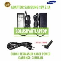 ราคา SAMSUNG NP530U3C NP535U3C NP540U4E XE700T1A XE500C21 19V 2.1A 3.0x1.0MM คุณภาพดั้งเดิม ADAPTER (40071118121)