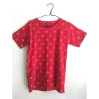 ราคา เสื้อยืดคอกลม สีแดง ก๊อปตราแบรนด์คล้าย fred perry / ใส่ 1 ครั้ง (996386520)