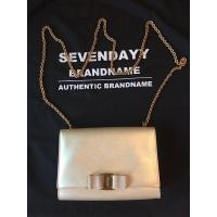 ราคา (Used) Salvatore Ferragamo Miss Vara Mini Bag (5476590498)