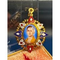 ราคา ล็อกเก็ตหลังเข็มกลัดลงยา ในหลวง ร.9 (28438932629)