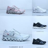 ราคา รองเท้าวิ่ง On Cloud X4 AD พร้อมตาข่ายระบายอากาศ สีดำและสีขาว (52004146083)