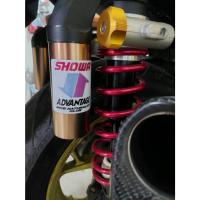 ราคา สติ๊กเกอร์ติดโช้ค SHOWA (1ชุด : 2ใบ) งานพิมพ์3Mแท้ ขนาด 5.5*5.5 cm (3006783950)