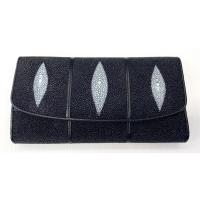 ราคา สอบถามสต๊อกก่อนสั่งซื้อ กระเป๋าสตางค์หนังปลากระเบนแท้ 3พับยาว ปลากระเบน3ตัว สีดำ (4164491232)