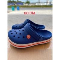 ราคา Crocs มือสองเด็ก สภาพดี (8515279172)