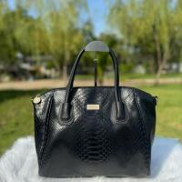 ราคา กระเป๋าสะพาย หนังแท้ sisley (53950187473)