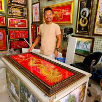 ราคา รูปใหญ่ กรอบรูป มังกร มังกรทอง รูปภาพติดผนัง รูปขนาดใหญ่ ผ้ากำมะหยี่ รูปพร้อมกรอบ ภาพมงคล เสริมการค้า บ้าน ธุรกิจ (29477984094)