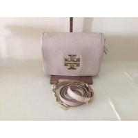 ราคา กระเป๋าสะพาย Tory Burch สีชมพู pastel อะไหล่สีทอง กึ่งหนังกึ่งโซ่ สภาพ98% 8*6*2 (12443799745)