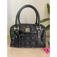 ราคา กระเป๋า MCM หนังแท้ ทรงหมอนยอดนิยม ขนาด 10นิ้ว ด้านในสะอาด พร้อมใช้งาน (25977073799)