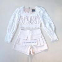 ราคา ชุดเซ็ทเสื้อลูกไม้กางเกงขาสั้นสีขาว ป้าย Lalbelle ไซส์ M (29536605012)