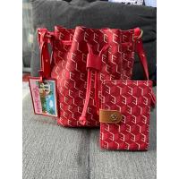 ราคา ✨กระเป๋าทรงขนมจีบ premium gift จาก Estee Lauder (19884556324)