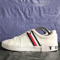 ราคา รองเท้า Tommy Hilfiger มือสองของแท้ Size 42/27 cm. (46655334367)