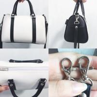 ราคา ใบสุดท้าย กระเป๋าสะพาย ทรงหมอน speedy (58040409)