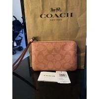 ราคา กระเป๋า coach คล้องมือ size S ของแท้จากอเมริกา (7095898364)