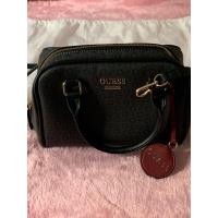 ราคา กระเป๋า guess แท้ ขนาด10นิ้ว ทรงหมอนน่ารักๆ กระเป๋าguessแท้10นิ้ว (25260950043)