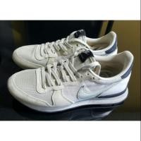 ราคา รองเท้าลำลอง รองเท้าไนกี้ Nike Internationalist สีขาว-ครีม สภาพดี แท้100% (1662039088)