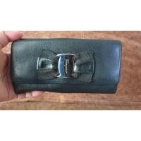 ราคา Ferragamo กระเป๋าสตางค์มือ2ของแท้ส่งฟรี (13552920131)