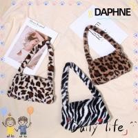 ราคา Daphne กระเป๋าถือกระเป๋าสะพายไหล่แฟชั่นสําหรับสตรีขน Faux พิมพ์ลายเสือดาว (6897221303)