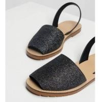 ราคา **Charles&Keith ลดราคา สินค้ามือหนึ่ง** (1686970478)