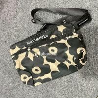 ราคา MARIMEKKO crossbody bag กระเป๋าสะพาย น้ำหนักเบา กันน้ำ❌ (42714979534)