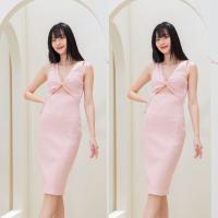 ราคา ส่งต่อ! SIRIZA LAYLA DRESS สีชมพู เดรสคอวีผ้ายืดเนื้อหนา ทรงคลุมเข่า ใส่แล้วได้ลุคผู้ดีสุดๆ (22405108678)